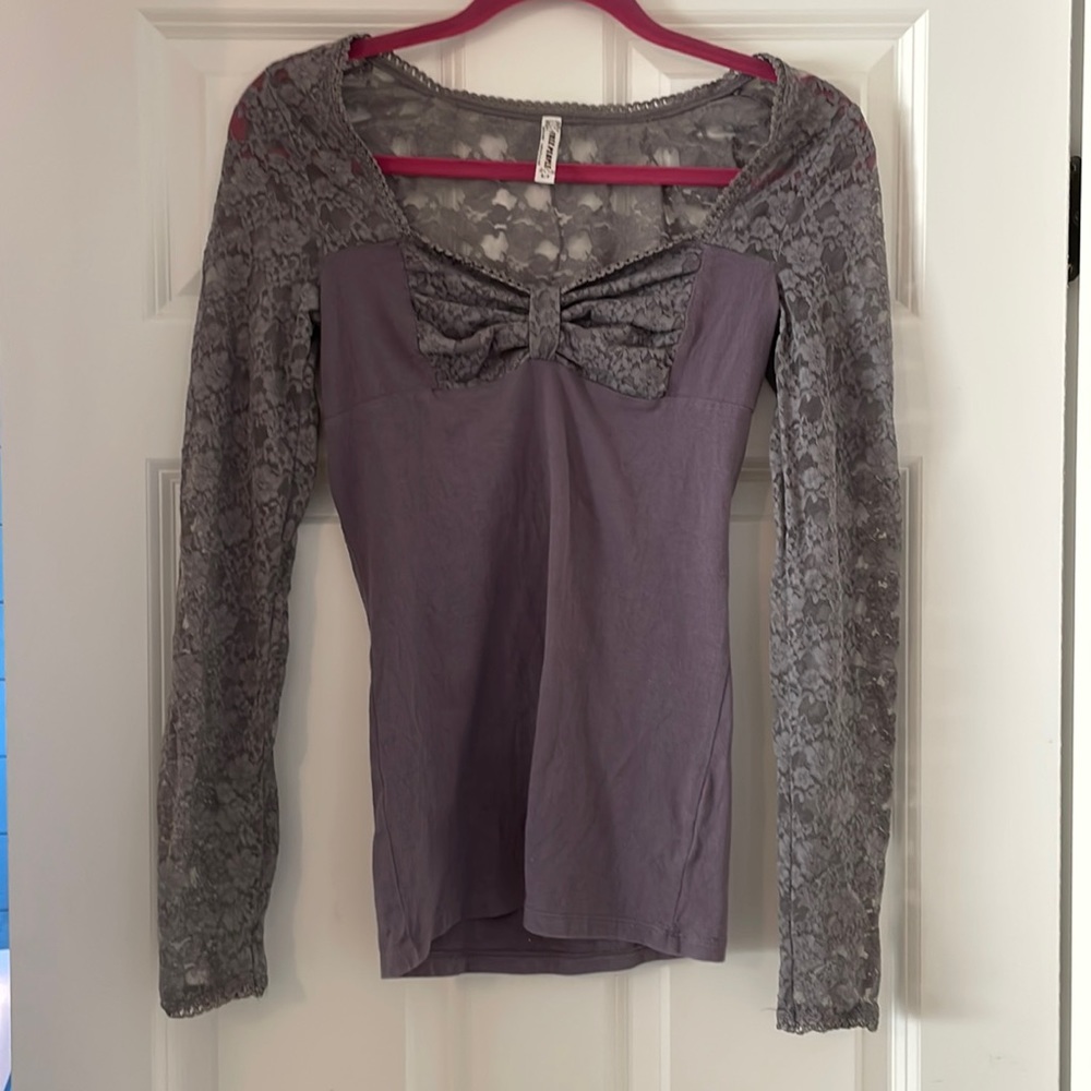 Free people, lace sleeve, bow detail top, grey, size small